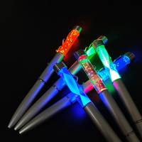 Stylo à DEL avec lumière lumineuse Écriture de nuit Décorations de fête clignotantes Stylo à bille pour écrivains de nuit