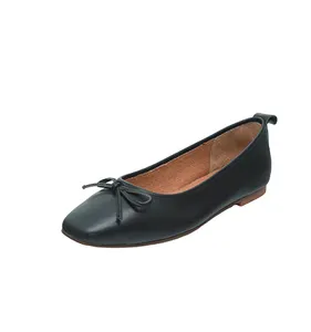 2024 zapatos planos populares de cuero negro para mujer con decoraciones de lazo y diseño de bailarina elegante