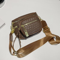 Sac bandoulière croisé pour femme en PU gaufré, design tendance et original, style punk, décontracté
