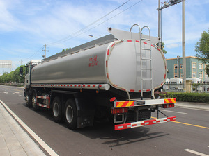 <span class=keywords><strong>Camion</strong></span> de transport de liquides fiable pour les champs pétrolifères et les chantiers de construction - Product Image 6