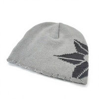 Gorro Jacquard Star Distressed con Borde Deshilachado, Gris, de Acrílico, Tejido, Estilo Urbano Y2K Vintage, Gorro de Invierno con Diseño de Calavera y Lazos