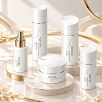 Set Kemasan Kosmetik Kaca Putih Mewah Custom dengan Lis Emas, Botol Lotion Perawatan Kulit, Botol Serum, dan Stoples Krim Wajah