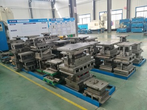 Fabbricazione di <span class=keywords><strong>stampi</strong></span> <span class=keywords><strong>per</strong></span> stampaggio progressivo in lamiera di qualità cinese, azienda di produzione di <span class=keywords><strong>stampi</strong></span> <span class=keywords><strong>per</strong></span> punzonatura - Product Image 5
