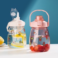 Bouteille d'eau en plastique écologique de 1300 ml, portable, pour camping en extérieur, avec sangle pour étudiant, couvercle pop-up et paille
