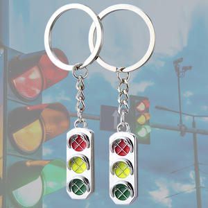 Vente <span class=keywords><strong>en</strong></span> gros de porte-clés <span class=keywords><strong>en</strong></span> alliage de zinc avec feux rouges et verts porte-clés de <span class=keywords><strong>voiture</strong></span> porte-clés classique pour feux de signalisation - Product Image 2