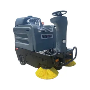 CleanHorse alta eficiencia de limpieza paseo en tractor montado carretera calle barredora pista