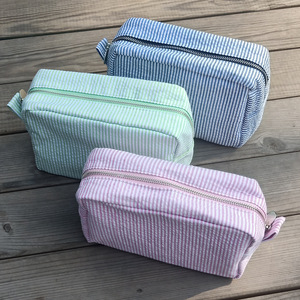 Nouveau sac de maquillage fil à bulles rayé Portable trousse de toilette grande capacité <span class=keywords><strong>week</strong></span>-<span class=keywords><strong>end</strong></span> voyage sac de rangement - Product Image 5