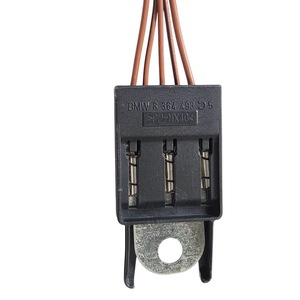 83644935 Bloc de bornes de masse 4 voies, connecteur à peigne PP-MX40, œillet de châssis, pour <span class=keywords><strong>BMW</strong></span> Séries 3, 5, 7, <span class=keywords><strong>X3</strong></span>, X5, IATF 16949 - Product Image 1