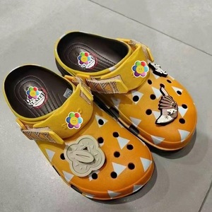 Chaussures de plage unisexes tendance à bout fermé, légères, en EVA, avec absorption des chocs, style anime, nouvelles arrivées automne - Product Image 1