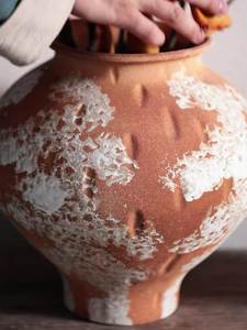 Jarrón de cerámica áspera hecho a mano <span class=keywords><strong>con</strong></span> arreglo floral viento tranquilo Zen intención rama seca jarrón decoración antigua - Product Image 6
