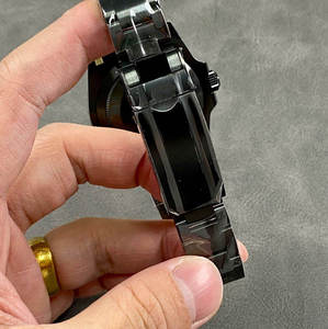2025 Montre mécanique de luxe haut de gamme pour hommes avec cadran noir, lunette en diamant arc-en-ciel et calendrier - Product Image 4