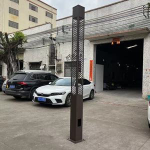 Lampadaire de jardin moderne en métal à LED 2700K blanc chaud doux IP66 AC 220V avec détecteur de mouvement semi-encastré à énergie solaire pour extérieur - Product Image 3