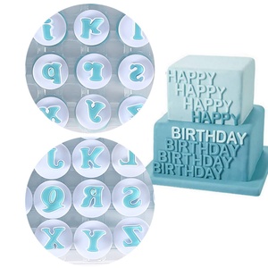 Grand ensemble de découpoirs ronds amusants en forme de biscuits pour la pâtisserie, outils de décoration de gâteaux, découpoirs en plastique personnalisés en forme d'alphabet pour biscuits et gâteaux de Noël - Product Image 2