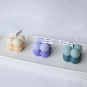 Vela de burbujas perfumada de cera de soja con cubo de <span class=keywords><strong>Rubik</strong></span> colorido superventas de <span class=keywords><strong>Amazon</strong></span> D060 para regalo de fiesta de boda de Navidad de San Valentín - Product Image 4