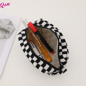 Custom Wholesale Color Plush Lady Cosmetic Pouch Exquisite Teddy Velvet Makeup <b>Bag</b> <b>Knitted</b> Cosmetic <b>Bag</b> Woolen Cosmetic <b>Bag</b> - Product Image 5