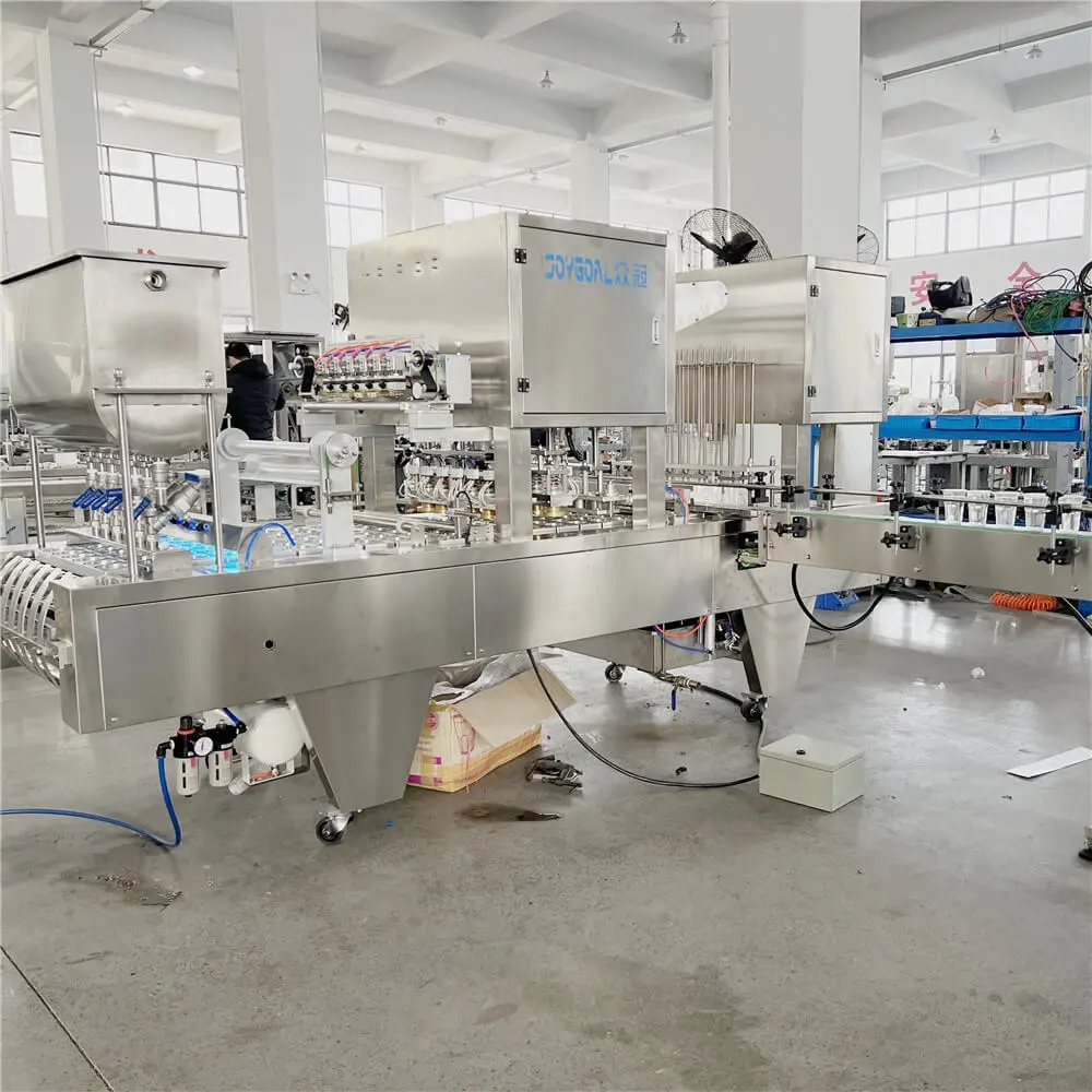 Otomatik çift dört altı sekiz 8 hat yoğurt maden suyu meyve suyu fincanı dolum ve sızdırmazlık makinesi üretim hattı tesisi