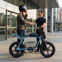 Vélo électrique rétro à gros pneus avec phare LED pour exposition en showroom, modèle Cruiser pour démonstrations en magasin