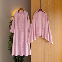 Ensemble trois pièces élégant pour femme musulmane : turban, robe intérieure et vêtement long en polyester orné de dentelle, respirant, pour usage quotidien, vente en gros