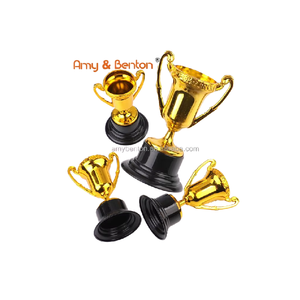 Trophäenbecher-Spielzeug Bestseller Partyzubehör Belohnungen Gewinnpreise Günstige Mini-Plastik-Trophäenbecher-Spielzeuge für Kinderwettbewerbe - Product Image 1