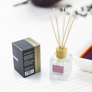 Commercio all'ingrosso della fabbrica personalizza 80ml concentrato liquido naturale pianta stanza fragranza ricarica olio diffusore a bastoncini oli essenziali set OEM - Product Image 1