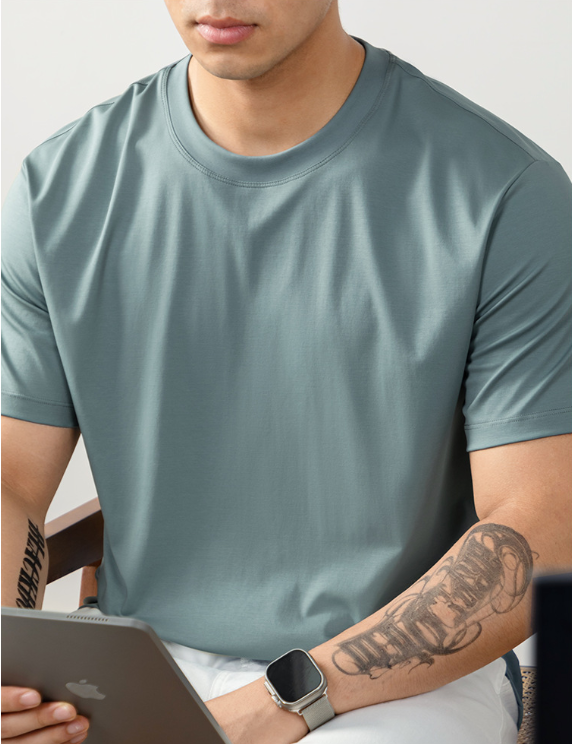 มีสีเขียวขุ่น