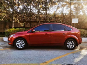 En stock, vente flash, <span class=keywords><strong>Ford</strong></span> <span class=keywords><strong>Focus</strong></span> 1.8T 2013 <span class=keywords><strong>2014</strong></span> 2015, <span class=keywords><strong>prix</strong></span> bas, voiture d'<span class=keywords><strong>occasion</strong></span>, voiture compacte, voitures d'<span class=keywords><strong>occasion</strong></span> pour les voyages en famille, à vendre - Product Image 3