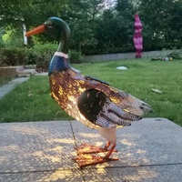 Décoration de jardin extérieure en métal en forme de canard, ornement animalier pour la maison, lumière solaire intégrée
