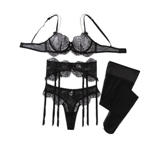 Ensemble de lingerie vintage élégant trois pièces avec dentelle cils, sangle perlée et jarretière, coupe ajustée - Product Image 6