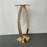 Support de présentation moderne en or avec pendentifs en acrylique pour la décoration de fond de mariage, de fête, de banquet ou de hall d'hôtel