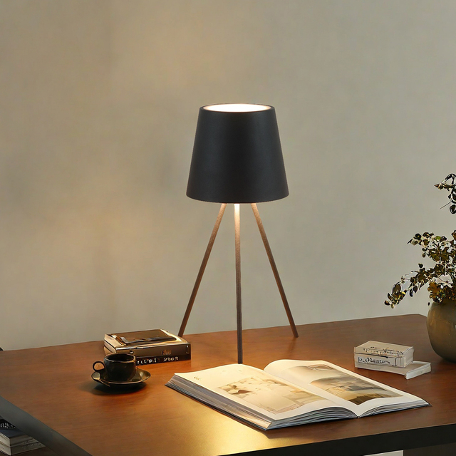 Modern Luxury Minimalism Bedside Night Light Portable Battery Cordless Touch Led Rechargeable Tripod Table Lamp Restaurant