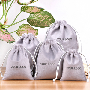 Sac de rangement pour bijoux en gros, pochette de luxe en velours avec cordon pour bracelets, joncs et ornements en jade - Product Image 1