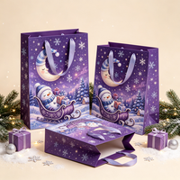 Sacs cadeaux en papier de luxe personnalisés, sacs en papier rouge et vert de Noël, emballage cadeau en gros pour écharpes et t-shirts avec poignées en ruban