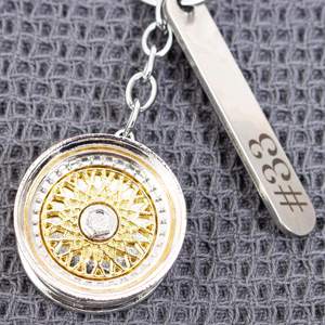 Portachiavi in Metallo Personalizzato con Incisione, Design Rotondo in Smalto Epossidico, Incisione Laser, Regalo Premium Durevole - Product Image 4