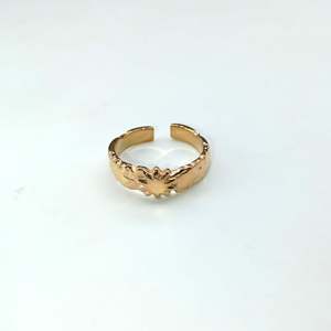 แหวนแฟชั่น ชุบทอง PVD สแตนเลสสตีล 316L ทนทาน ปรับขนาดได้ ดีไซน์สวยงาม - Product Image 1