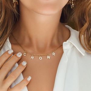 HB0377 Bestseller DIY Mini Lettre en Acier Inoxydable Zircon Pendentif Chaîne <span class=keywords><strong>O</strong></span> Femme 26 Lettres Combinaison Nom Bracelets Colliers - Product Image 1