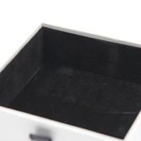 Boîte d'emballage personnalisée noire et blanche avec insert intérieur et logo imprimé pour accessoires de bijouterie en détail