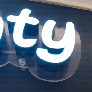 Letreros LED 3D Personalizados para Uso en Interiores y Exteriores, Sustrato de Acero Inoxidable y Acrílico para Tiendas Digitales de Empresas - Product Image 4