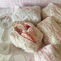 Pochette de maquillage matelassée florale personnalisée pour voyage, sac cosmétique promotionnel en coton pour filles et femmes, vente en gros