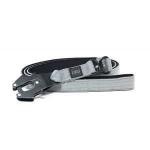 Correa Táctica para Perro con Clip de Aluminio, Acolchada de Neopreno y Cinta de Nailon Suave de Lujo Personalizada con Logotipo - Product Image 4