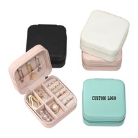 Caja pequeña de cuero sintético con logotipo personalizado, organizador de joyas de viaje, collar, anillo, pendientes, caja de regalo, venta al por mayor
