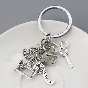 Hotsale Tự Làm Đồ Trang Sức Handmade Máy May Móc Chìa Khóa Kéo Cai Trị Thợ May Keyring Thiết Kế Thời Trang Công Cụ Nhỏ Kim Loại Móc Chìa Khóa - Product Image 4