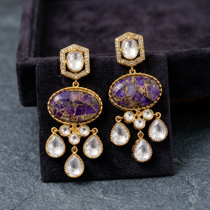 Boucles d'oreilles pendantes en laiton plaqué or, faites à la main, pour femmes, design tendance à double pierre naturelle, vente en gros de bijoux - Product Image 3