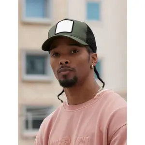 Gorra Trucker de 5 Paneles con Apliques Personalizados - Product Image 3