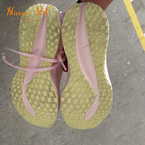 รองเท้าไลฟ์สไตล์สำหรับผู้หญิง จำนวนมาก พร้อมราคาขายส่ง สำหรับตู้คอนเทนเนอร์รองเท้าขนาด 40HQ - Product Image 1