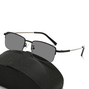 Lunettes de lecture <span class=keywords><strong>progressives</strong></span> photochromiques fines, anti-lumière bleue, en titane à mémoire de forme, verres PC, adaptatives aux UV, multifocales - Product Image 2