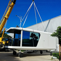 Villa de camping préfabriquée à double étage, type capsule géodésique, solution en forme de dôme pour projets de parcs extérieurs, en acier