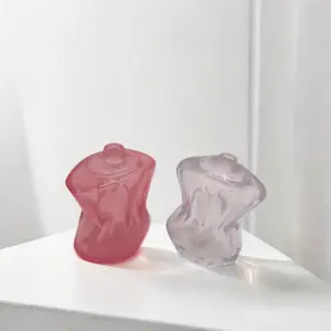 कस्टम लक्जरी परफ्यूम 100 मिलीलीटर रंगीन अद्वितीय आकार की कांच की इत्र की बोतलें
