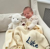 Couverture bébé tricotée personnalisée, cadeau brodé pour une fête de naissance, nom monogrammé, cadeau doux pour nouveau-né
