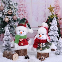 Adorable Poupée en Peluche Bonhomme de Neige Assis, Ornement de Vitrine de Noël, Décoration de Table Rudolph avec Chapeau à Carreaux