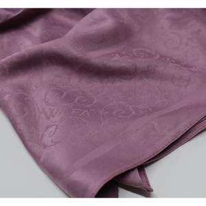Écharpe carrée en satin jacquard uni Wafa 100x100 cm, finition mate, douce et soyeuse, polyester de qualité supérieure, légère, décontractée, pour toutes les saisons - Product Image 1